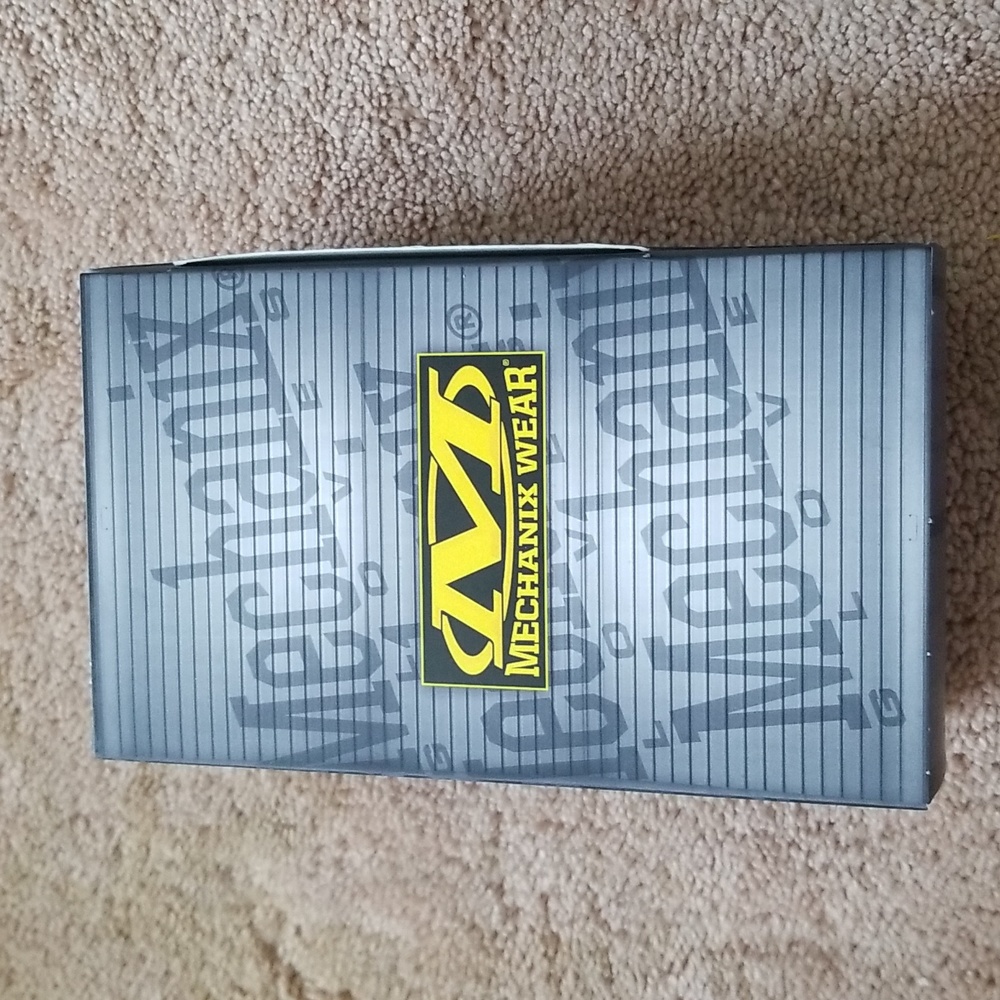 Hot wheels mechanix collectable gloves and car